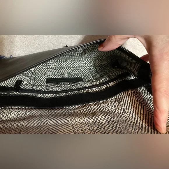 EUC - Rebecca Minkoff leather quilted crossbody purse with black/gold dust bag - Picture 11 of 16